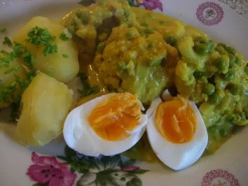 ++ Fleischlos++ Blumenkohl - Curry mit Erbsen und Ei - Rezept
