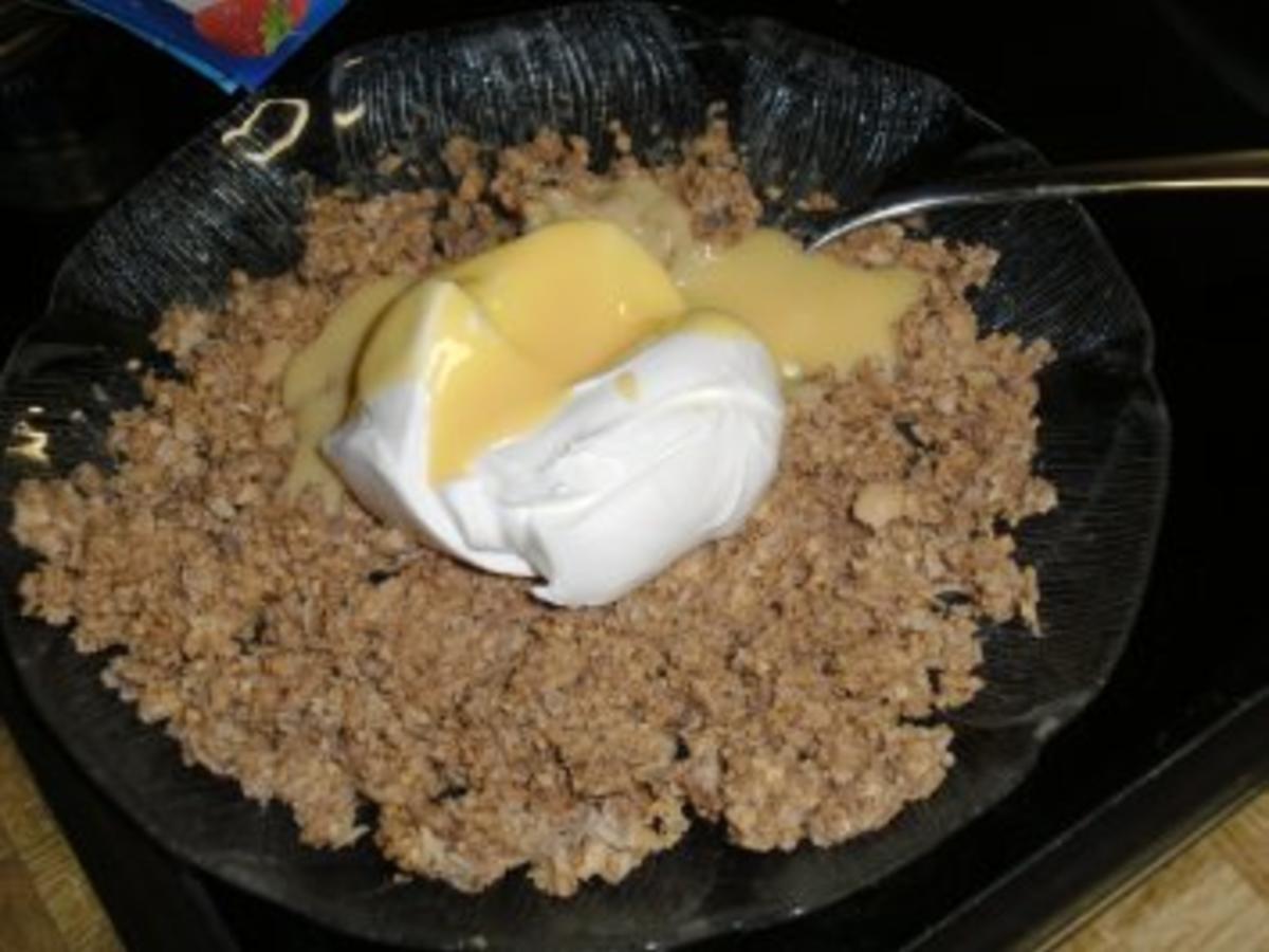 Bananen- Split- Torte mit Eierlikör - einfach - 290 kcal/100g