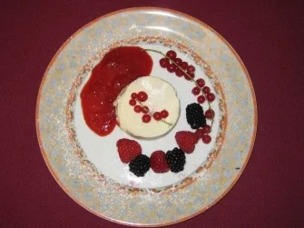 Rezept: Kölsche Creme mit gesammelten Waldfrüchten Kölsche Creme mit gesammelten Waldfrüchten - Rezept