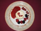 Kölsche Creme mit gesammelten Waldfrüchten - Rezept