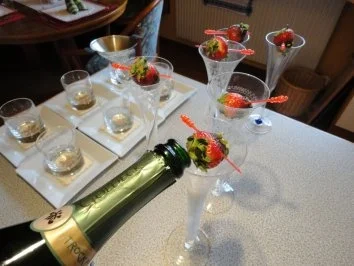 Sekt mit Pistazien-Schoko-Erdbeere - Rezept