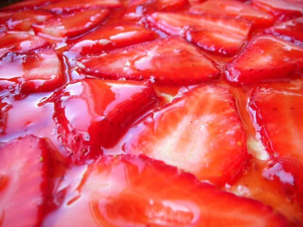 Erdbeer-Soufflée-Kuchen - Rezept - Bild Nr. 2
