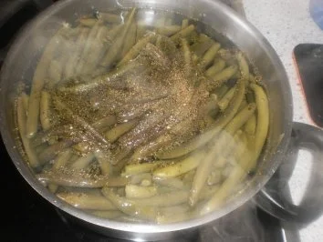 Rezept: Lamm Koteletts ~ Bohnenpäckchen ~ Rosmarinkartoffeln ~ Dipp mit Knoblauch Bild Nr. 5 Lamm Koteletts ~ Bohnenpäckchen ~ Rosmarinkartoffeln ~ Dipp mit Knoblauch - Rezept - Bild Nr. 5