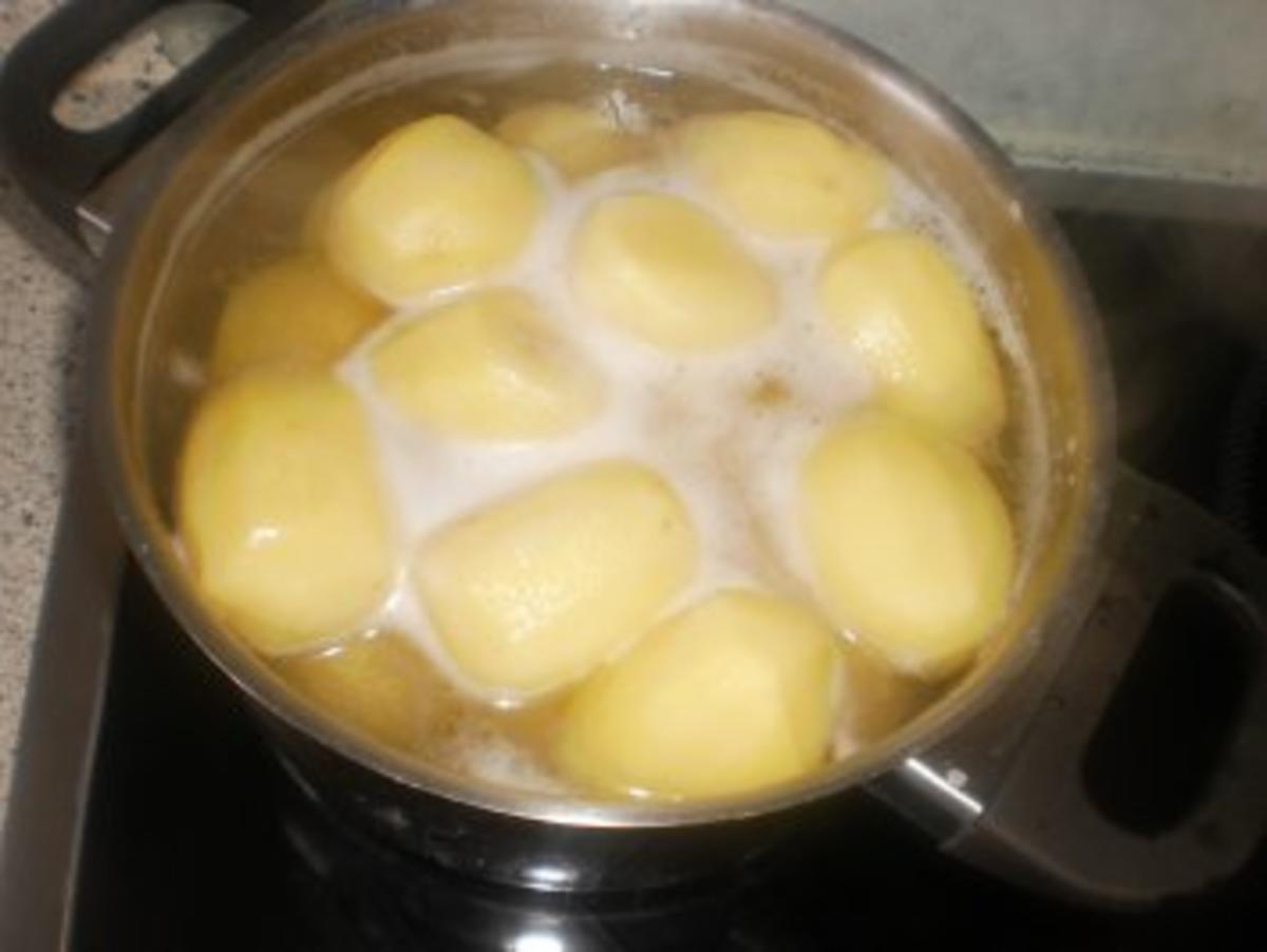 Lamm Koteletts ~ Bohnenpäckchen ~ Rosmarinkartoffeln ~ Dipp mit Knoblauch - Rezept - Bild Nr. 7