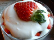 Desserts: Mascarponecreme mit Schuß und frischen Erdbeeren - Rezept