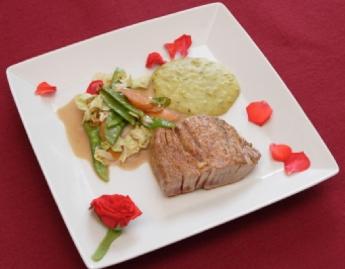Thunfischfilet mit Wokgemüse (Leonard Diepenbrock) - Rezept - kochbar.de