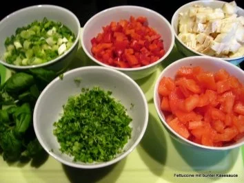 Fettuccine mit bunter Käsesauce - Rezept - Bild Nr. 3