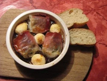 Rezept: Jakobsmuscheln auf Rotweinschalotten... Jakobsmuscheln auf Rotweinschalotten... - Rezept