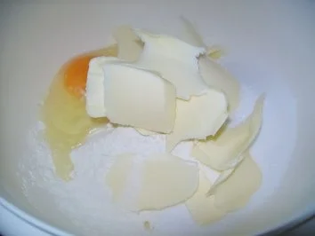 Rezept: Torta della Nonna Bild Nr. 2 Torta della Nonna - Rezept - Bild Nr. 2