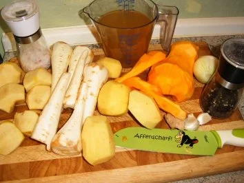 Rezept: Pastinaken-Butternut-Apfelsuppe Bild Nr. 2 Pastinaken-Butternut-Apfelsuppe - Rezept - Bild Nr. 2