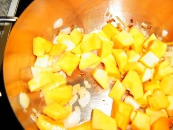 Rezept: Pastinaken-Butternut-Apfelsuppe Bild Nr. 4 Pastinaken-Butternut-Apfelsuppe - Rezept - Bild Nr. 4