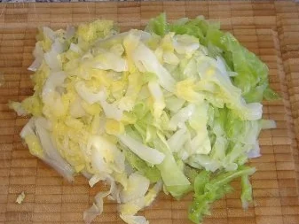 Kalbsbuletten auf Rahmspitzkohl - Rezept - Bild Nr. 3