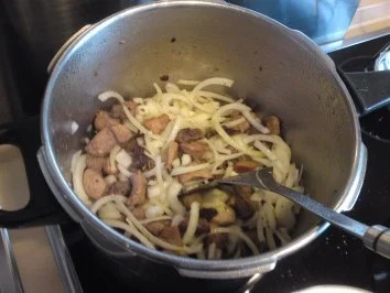 Rezept: Leo´s scharfe Gulaschsuppe Bild Nr. 3 Leo´s scharfe Gulaschsuppe - Rezept - Bild Nr. 3