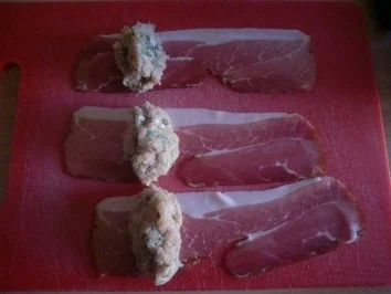 Rezept: Hähnchen-Schinkenröllchen Bild Nr. 2 Hähnchen-Schinkenröllchen - Rezept - Bild Nr. 2