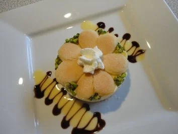 geeistes Erdbeer-Tiramisu-Törtchen - Rezept