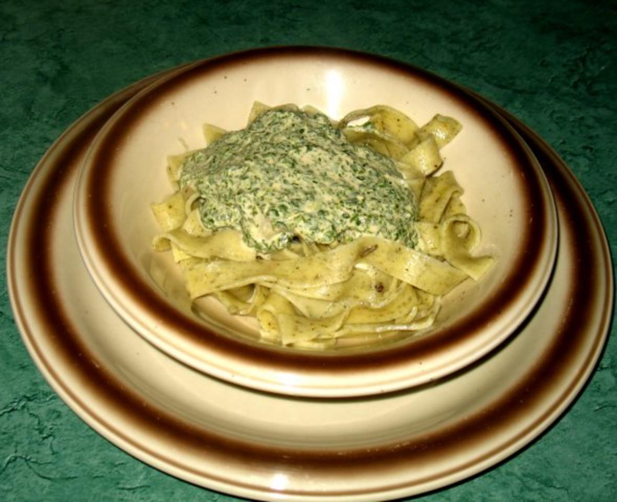 Pasta - Tagliatelle an Petersiliensahne - Rezept