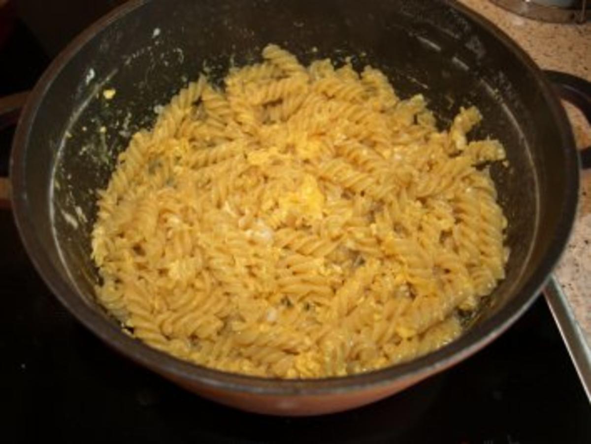 Fusilli mit Paprika-Sahnesoße - Rezept - Bild Nr. 8