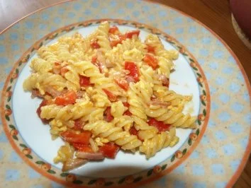Rezept: Fusilli mit Paprika-Sahnesoße Bild Nr. 10 Fusilli mit Paprika-Sahnesoße - Rezept - Bild Nr. 10
