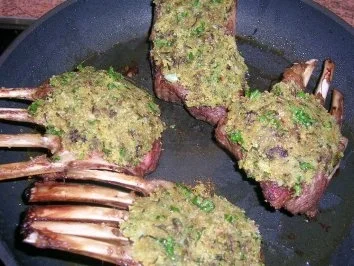 Lammrack mit Zucchini-Kräuter Kruste an Olivenkartoffelpüree - Rezept - Bild Nr. 10