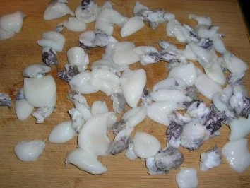 Minicalamari in Olilvenöl gegart an Kartoffel-Oliven-Plätzchen (Restverwertung) - Rezept - Bild Nr. 3