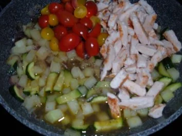 Rezept: Geflügel : Hähnchen - Gemüse - Pfanne Bild Nr. 4 Geflügel : Hähnchen - Gemüse - Pfanne - Rezept - Bild Nr. 4