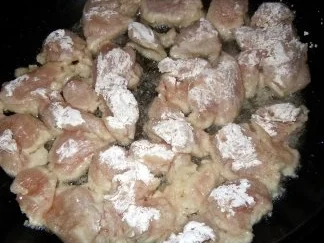 Hähnchen in Pfeffer-Tomaten-Sauce mit Spätzle - Rezept - Bild Nr. 4