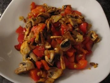 Rezept: Eieromelette mit Gemüse-Käse-Füllung Bild Nr. 4 Eieromelette mit Gemüse-Käse-Füllung - Rezept - Bild Nr. 4