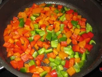 Rezept: Hähnchen-Zweierlei.... auf Zucchini-Paprika-Gemüse Bild Nr. 7 Hähnchen-Zweierlei.... auf Zucchini-Paprika-Gemüse - Rezept - Bild Nr. 7