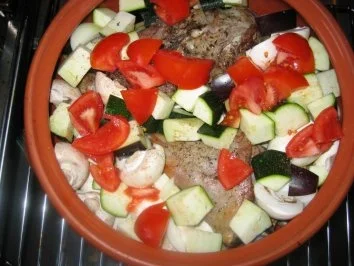 Rezept: Lammkeule mit Gemüse im Römertopf Bild Nr. 4 Lammkeule mit Gemüse im Römertopf - Rezept - Bild Nr. 4