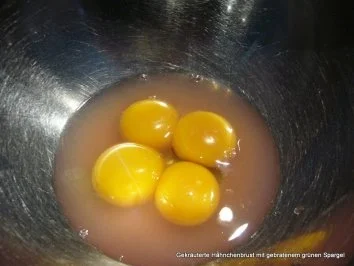 Rezept: Gekräuterte Hähnchenbrust mit gebratenem grünen Spargel Bild Nr. 4 Gekräuterte Hähnchenbrust mit gebratenem grünen Spargel - Rezept - Bild Nr. 4