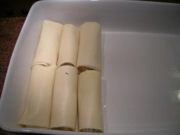 Meeresfrüchte Cannelloni mit Safransoße, dazu italienischer ...