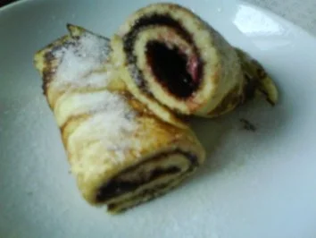 Schoko-Kirsch-Pfannkuchenröllchen - Rezept