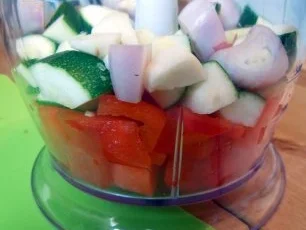 Minihackbraten mit frühlingshaftem Kartoffel-Möhren-Püree und Gemüseschaum - Rezept - Bild Nr. 3