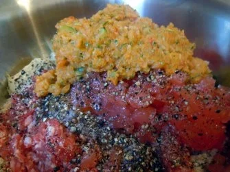 Minihackbraten mit frühlingshaftem Kartoffel-Möhren-Püree und Gemüseschaum - Rezept - Bild Nr. 5