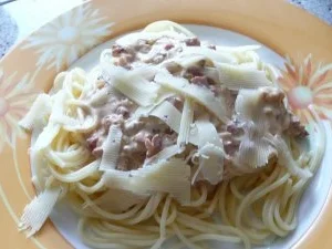 Rezept: Schnelle Spaghetti mit Specksoße Schnelle Spaghetti mit Specksoße - Rezept