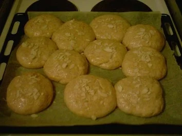 Honig - Mandel - Brötchen - Rezept - Bild Nr. 3