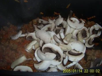 Rezept: Hackfleisch-Champignons-Sahne-Soße Bild Nr. 7 Hackfleisch-Champignons-Sahne-Soße - Rezept - Bild Nr. 7