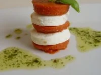 Rezept: Tomate – Mozzarella mit Basilikumöl Tomate – Mozzarella mit Basilikumöl - Rezept