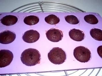 Dessert: Schokoladen-Gugelhupfe Petit Four - Rezept - Bild Nr. 2