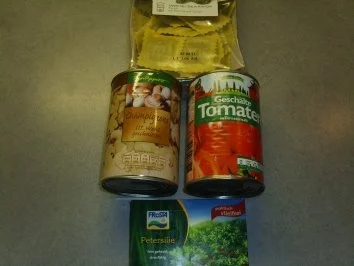 Nudelgerichte: Ravioli in Tomaten Champignonsosse - Rezept - Bild Nr. 2