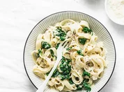 Bandnudeln mit Spinat-Sahne Sauce - Rezept - Bild Nr. 2