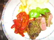 Lammsteaks mit Paprikagemüse an Bandnudeln - Rezept
