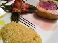 Rezept: Rindsfilet im Hähnchen-Wirsing-Mantel, Bohnen im Speckröllchen und Weissweinrisotto Rindsfilet im Hähnchen-Wirsing-Mantel, Bohnen im Speckröllchen und Weissweinrisotto - Rezept