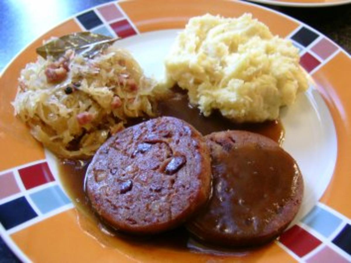 BAKLEVERWORST met Zuurkool en Aardappelpuree - Rezept