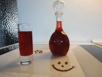 Liköre: Cranberry Likör - Rezept
