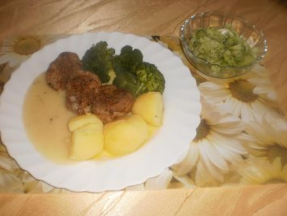 Bilder für Schweinfilets ~ Broccoli ~ Salzkartoffeln ~ Gurkensalat - Rezept