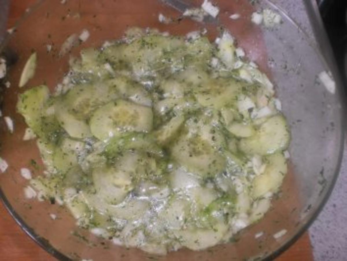 Schweinfilets ~ Broccoli ~ Salzkartoffeln ~ Gurkensalat - Rezept - Bild Nr. 4