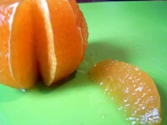 Rosa Entenbrust auf Salat mit Orangenfilets und Croutons - Rezept - Bild Nr. 3