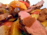 Rezept: Rosa Entenbrust auf Salat mit Orangenfilets und Croutons Rosa Entenbrust auf Salat mit Orangenfilets und Croutons - Rezept