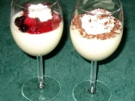Dessert - Buttermilchgelee mit Schokoraspeln - Rezept